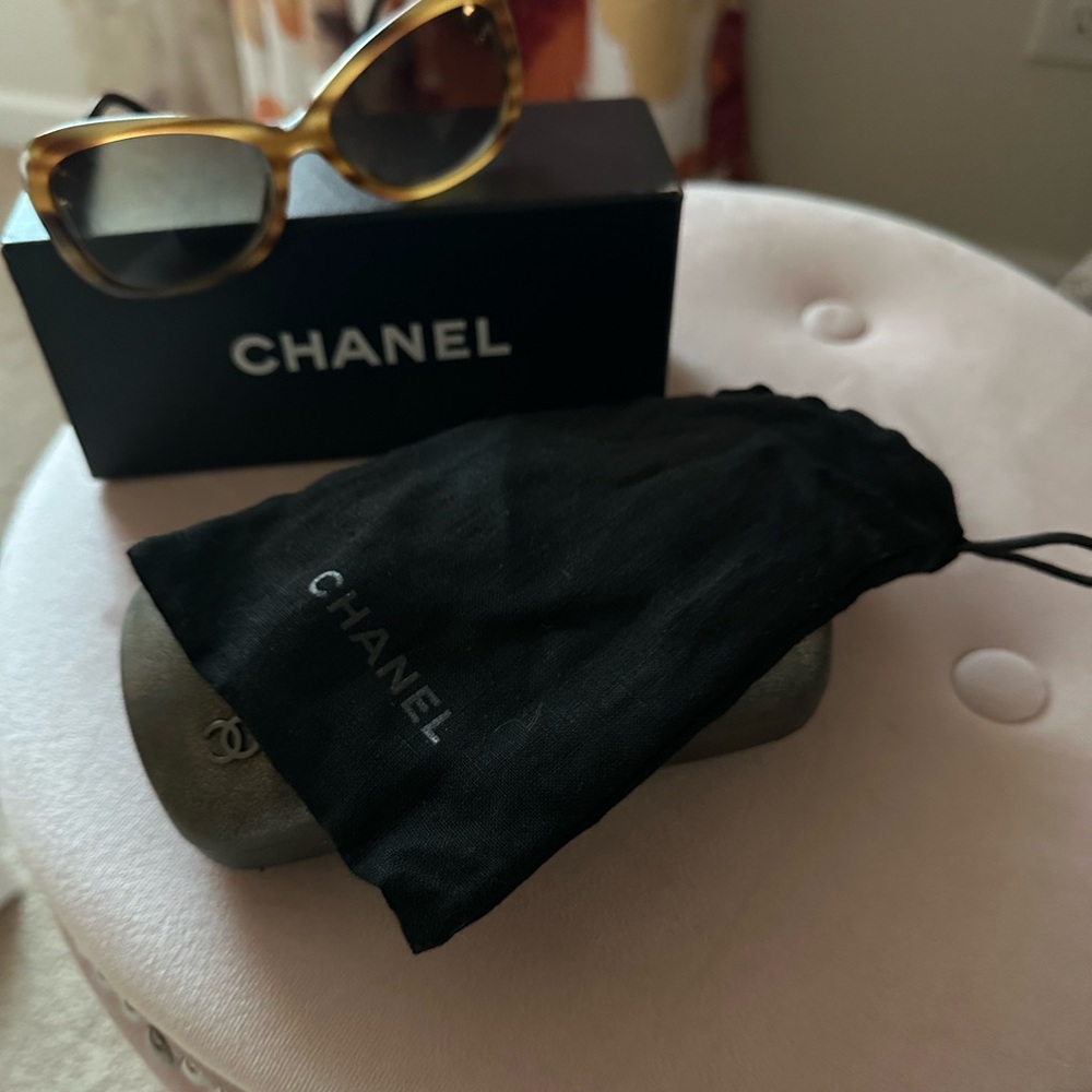 CHANEL Women's Brown Sunglasses - Picture 4 of 9